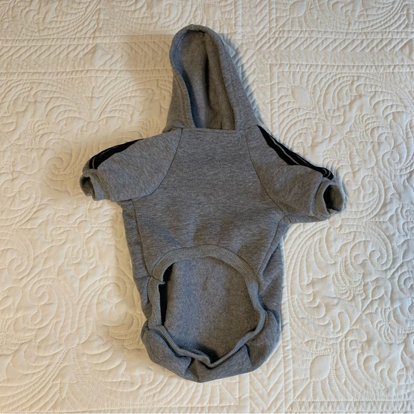Adidog dog sweater gray XL fits 11 - 17 pound dogs fleece adidas pet - Picture 6 of 6